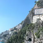 Il Porticciolo Di Amalfi